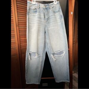 American Eagle Outfitters relaxed mom jeans